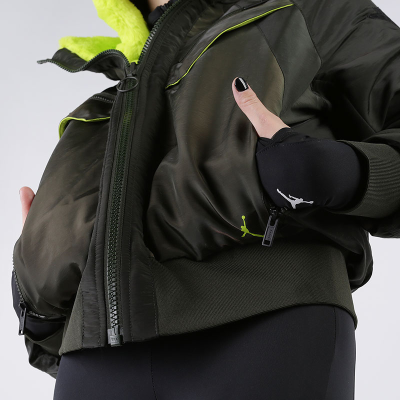 Женская куртка Jordan Reversible Bomber Jacket (CQ6657-325)  - цена, описание, фото 2